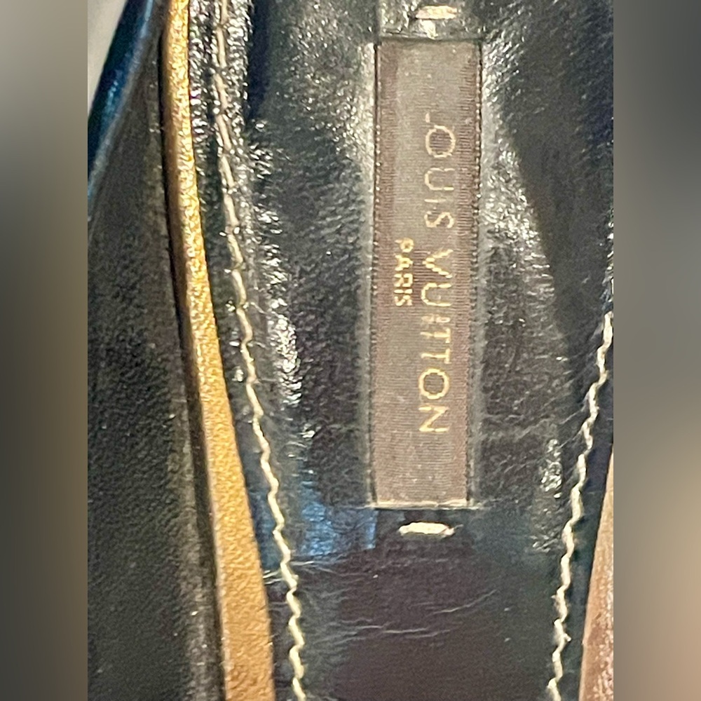 Louis Vuitton ‘05 patent leather pumps, jeweled detail, bulbed heel, 38 1/2, EUC - Picture 13 of 15